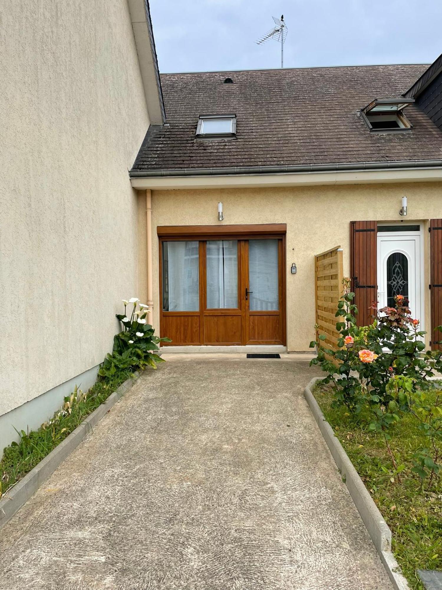 Appartement Dans Une Maison Cosy Chartres Exterior photo
